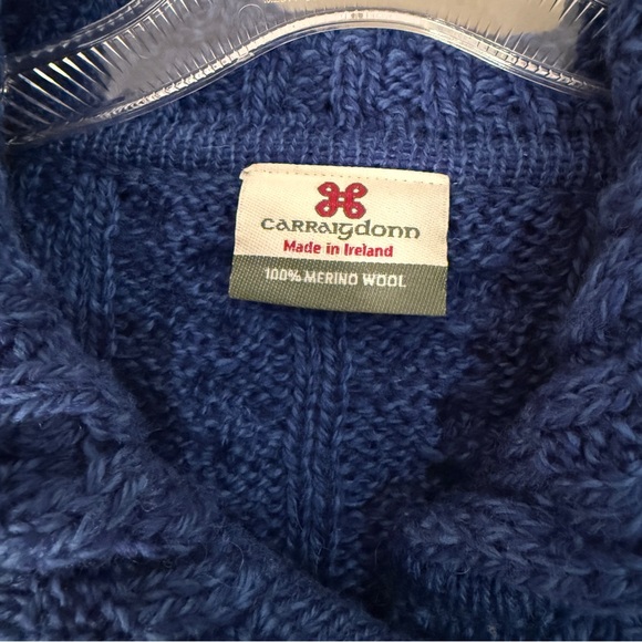 Cairraig Donn 100% merino wool cable knit cardigan blue made in Ireland - Picture 2 of 6
